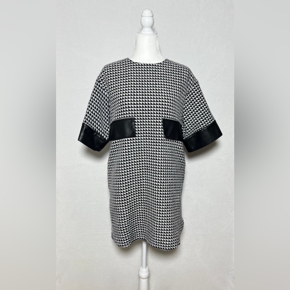 GRACIA Black and White Tweed Shift Mini Dress with Faux Leather Accents - size L